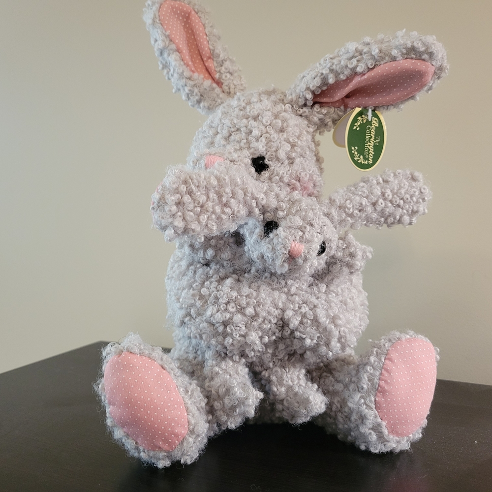Bearington Collection Mom And Baby Bunny "Bunny Hugs"